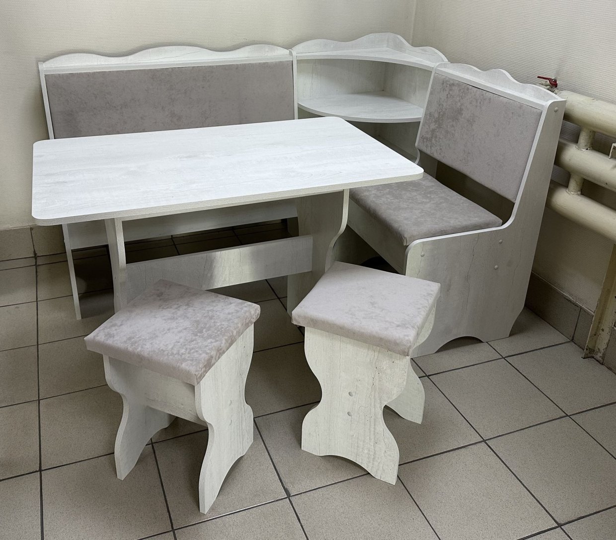 Кухонный уголок Миссия с полкой ткань в Карасуке - mebel154.com